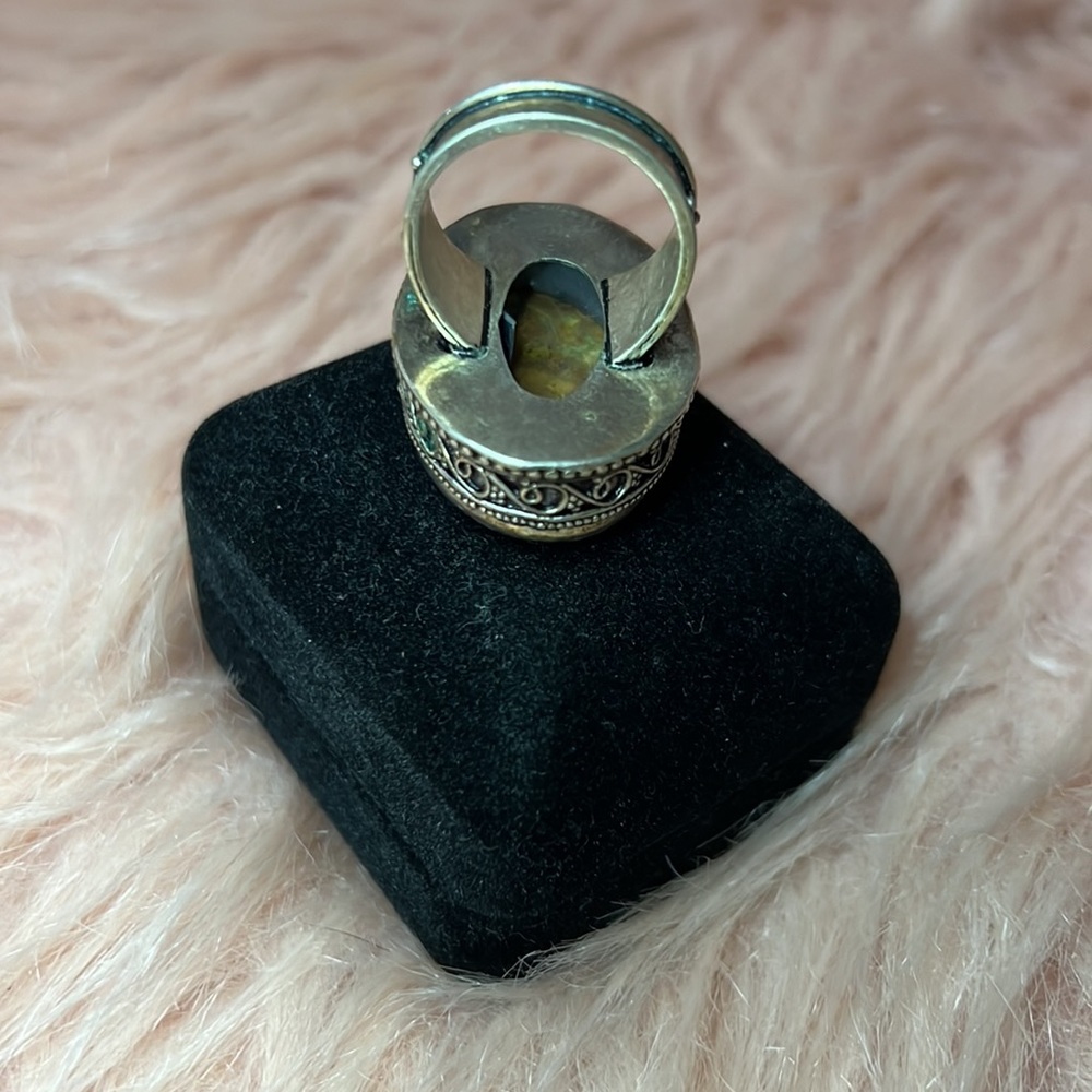 Antique Ring 🤎 - Picture 4 of 5